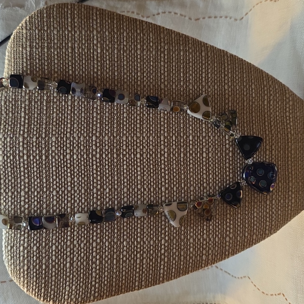 Beautiful Vintage Art Glass Beaded Necklace